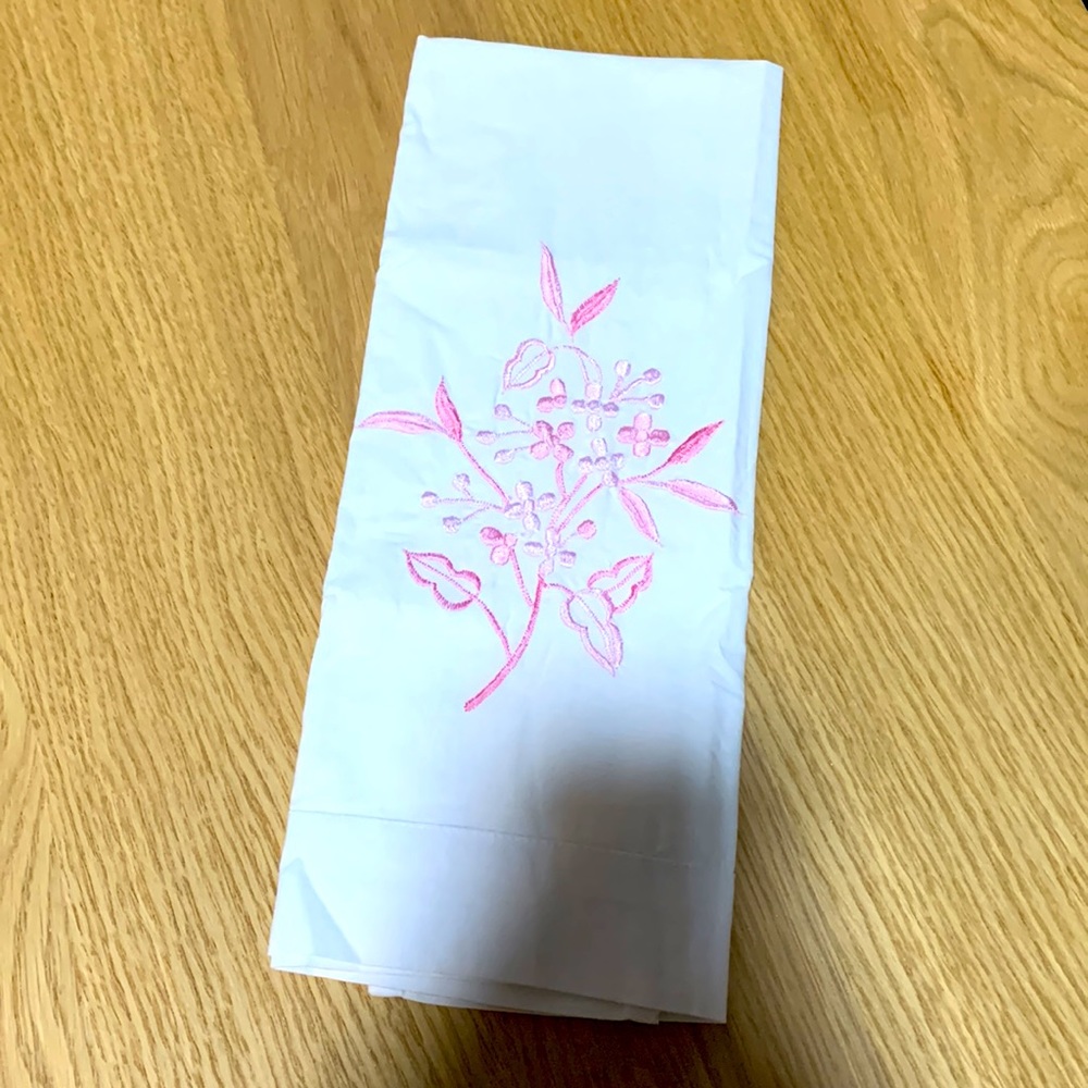 Gifts for Mom 🌸✨ April Cornell Embroidered Cotton Tablecloth